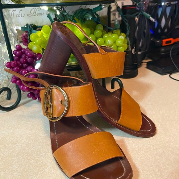 Tory Burch Thames Sandals - Picture 3 of 9